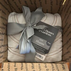 Better‎ Home & Gardens Aches - boho rainbow 🌈 - 2 Shams